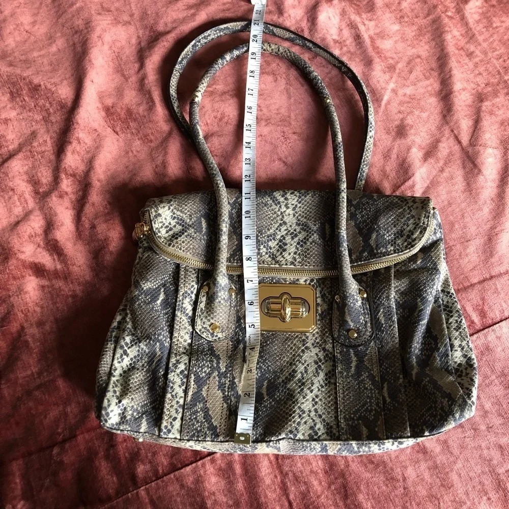 B Makowsky leather bag